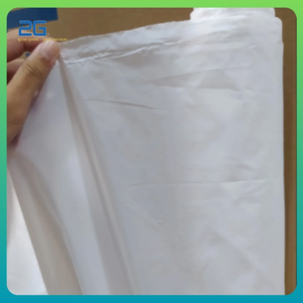 Lưới lọc sơn được làm từ nylon hoặc inox có giá cao hơn lưới thô.