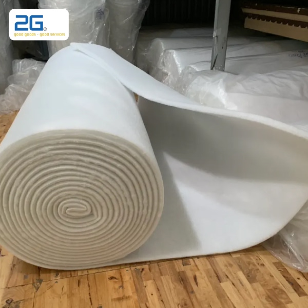 Chất liệu sợi tổng hợp polyester, dày hơn các lớp lọc G4